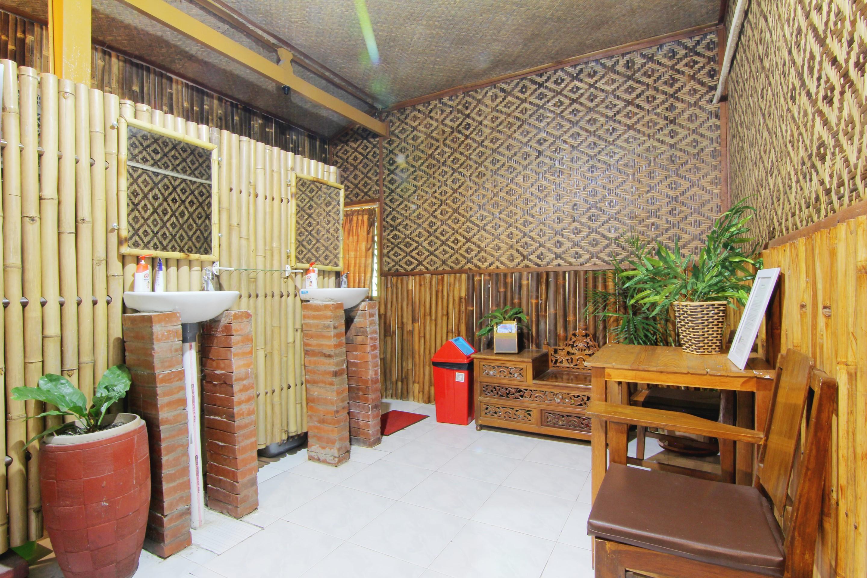 Bilik Bamboo Hostel Yogyakarta Exterior foto